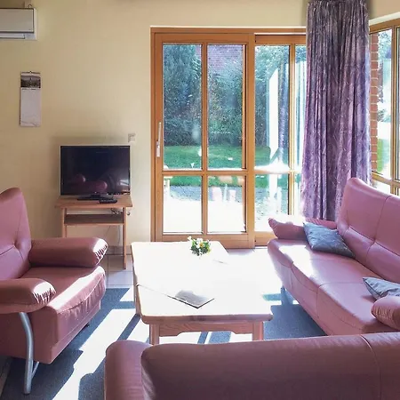 Three-bedroom Holiday In Casa vacanze *